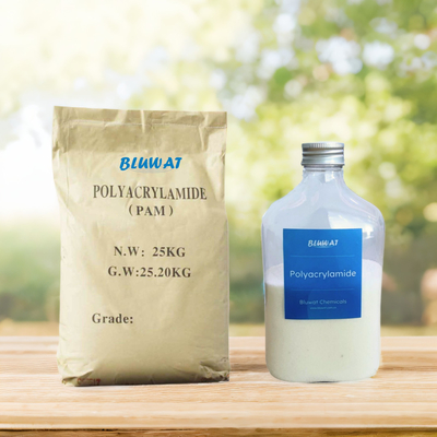 Floculant de polyélectrolyte de produits chimiques de polyacrylamide pour le traitement des eaux résiduaires supérieur