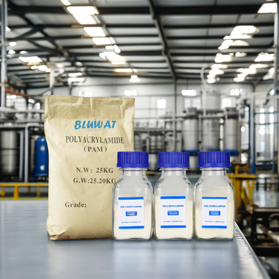 Amérique latine Brésil Colombie Mexique Pérou Export Blufloc Polyacrylamide APAM pour les résidus miniers, CPAM pour le déshydratage des boues dans les eaux usées de sucre, de pétrole et de gaz